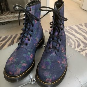 Dr. Martens Women’s Floral Boots, SZ9, New w/o Tag